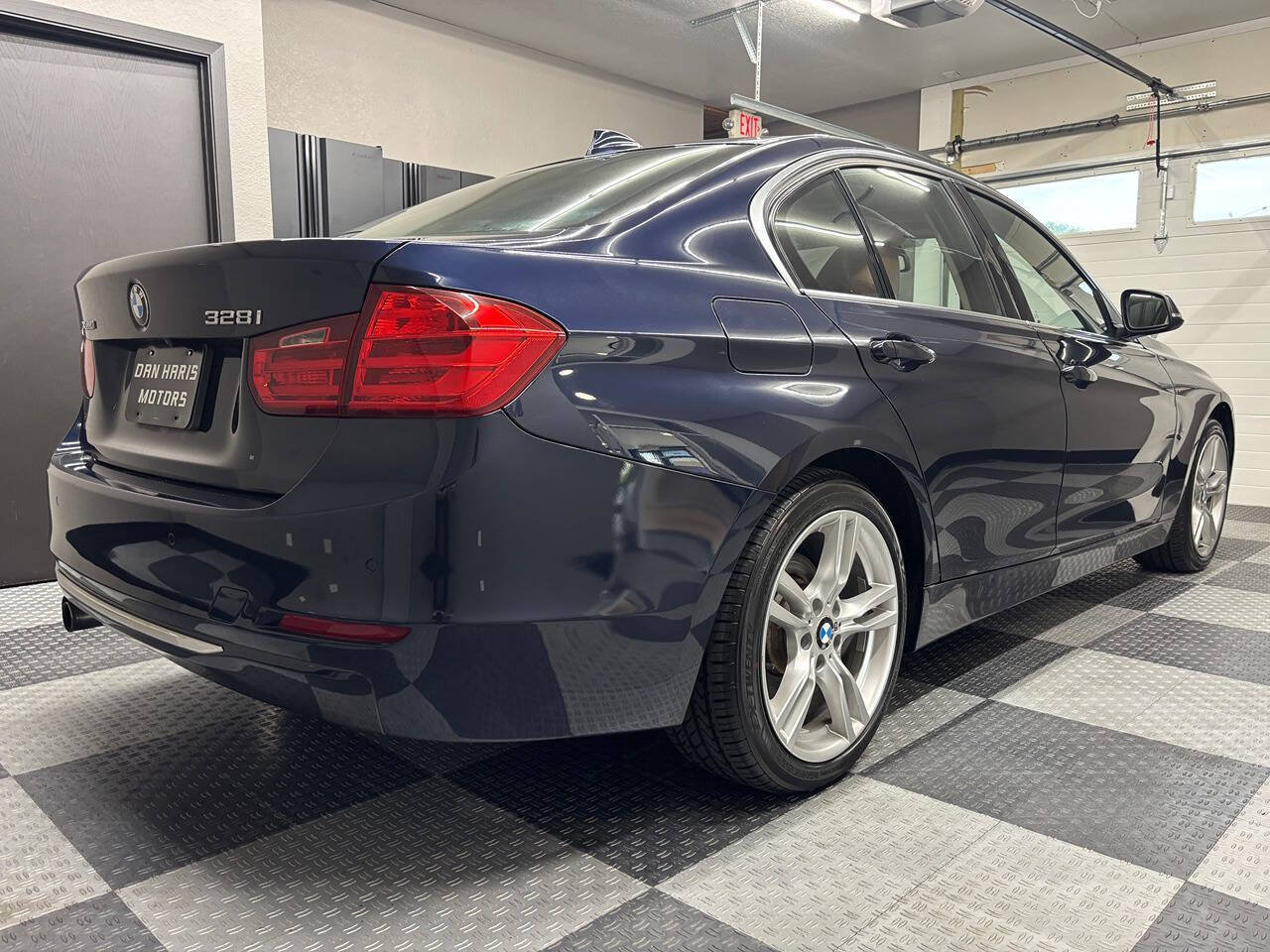 Used 2014 BMW 328i xDrive Sedan AWD/4WD image 8