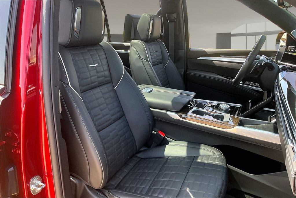 Certified 2026 Cadillac Escalade Platinum Sport w/ LPO, ONYX Package AWD/4WD image 7