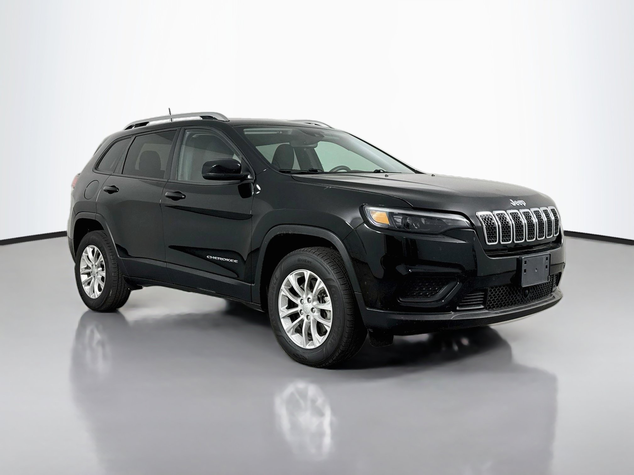 Used 2021 Jeep Cherokee Latitude AWD/4WD image 1