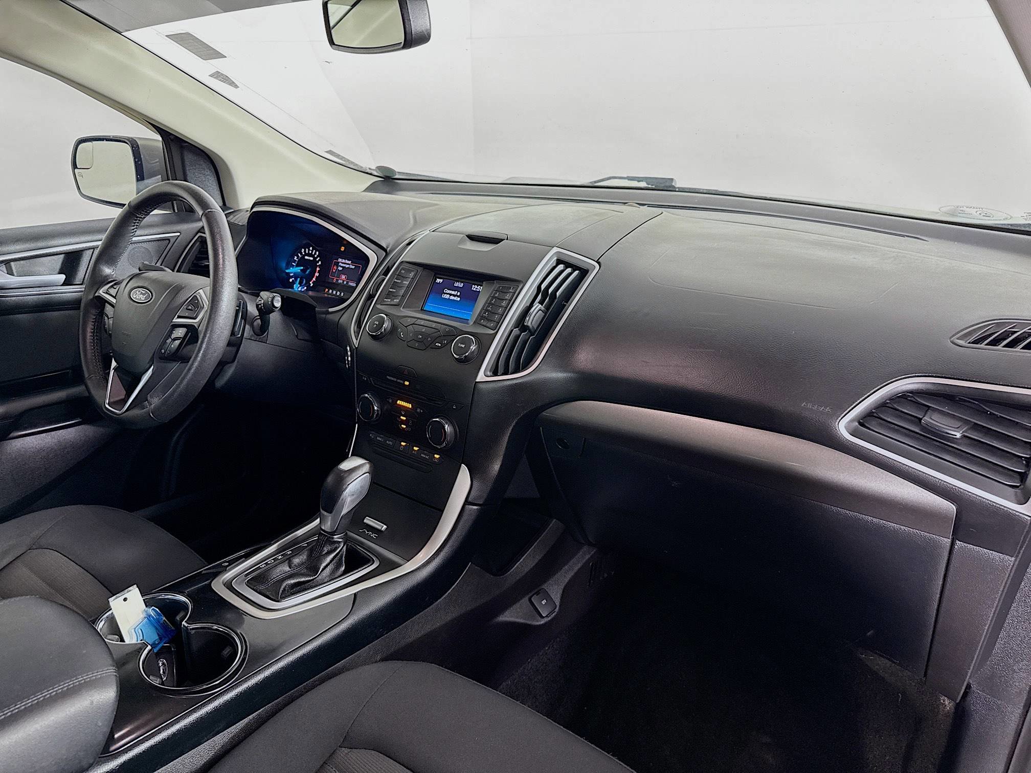 Used 2017 Ford Edge SEL image 34