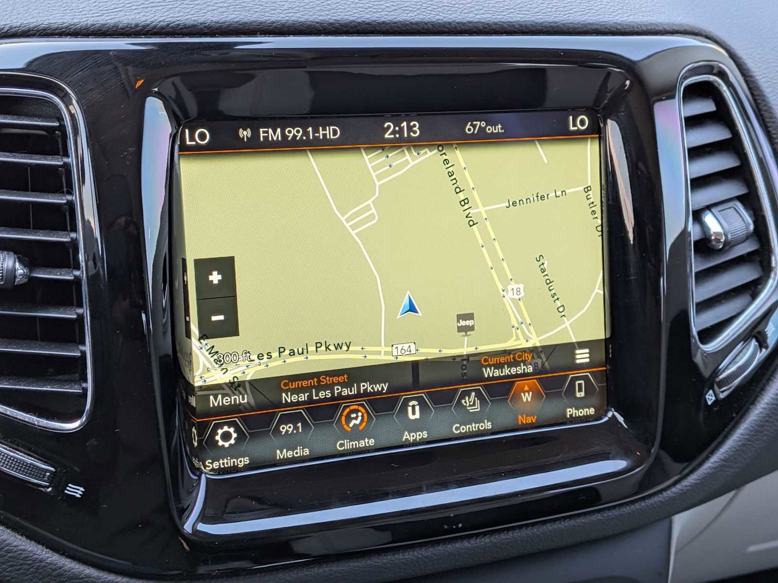 Used 2018 Jeep Compass Limited w/ Navigation Group FWD image 30