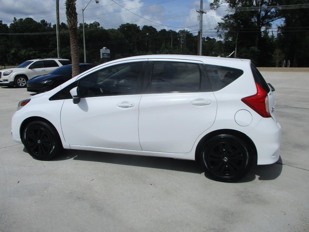 Used 2017 Nissan Versa Note S Plus FWD image 18