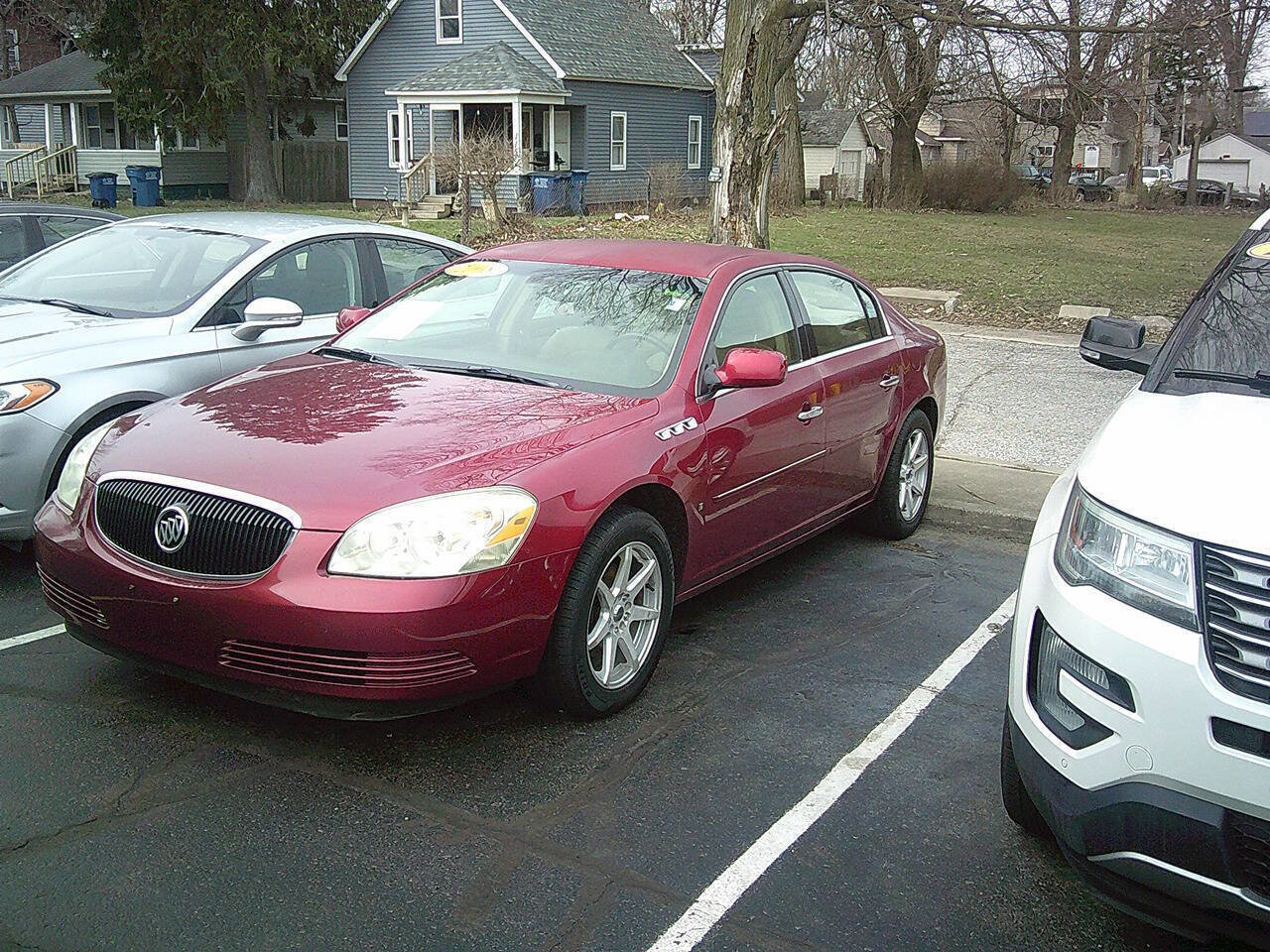 Used 2008 Buick Lucerne CXL w/ Driver Confidence Package FWD image 2