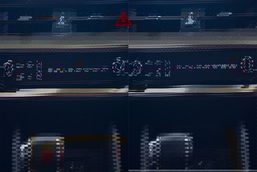 Used 2023 Kia Sportage SX image 26