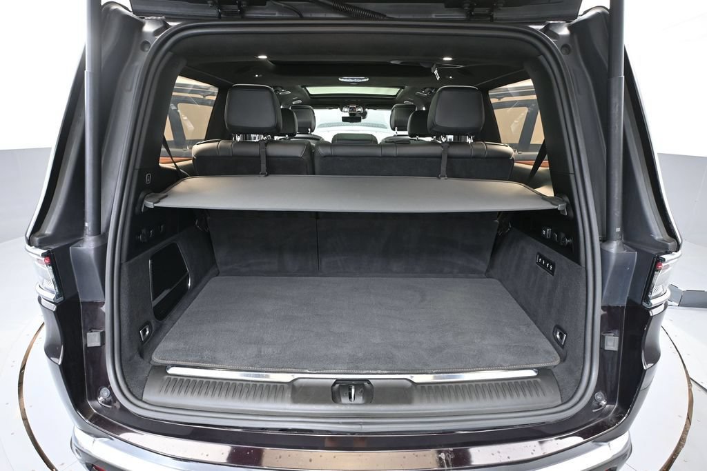 Used 2023 Jeep Grand Wagoneer Series III AWD/4WD image 41