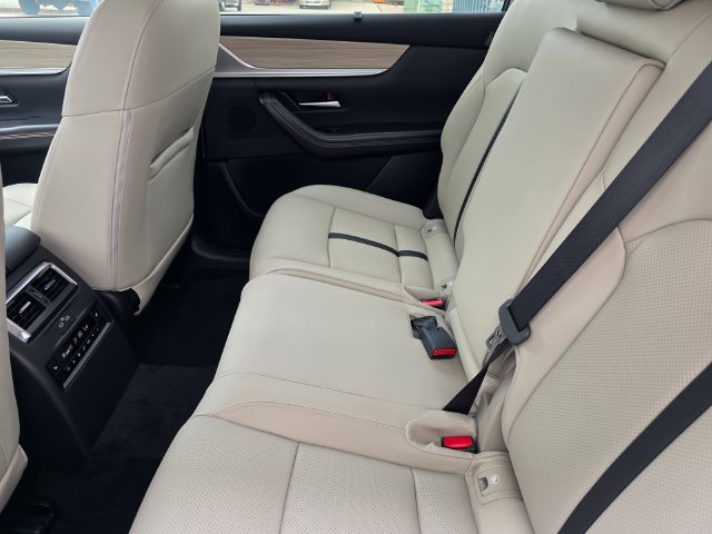New 2026 MAZDA CX-90 3.3 Turbo w/ Preferred Package AWD/4WD image 9