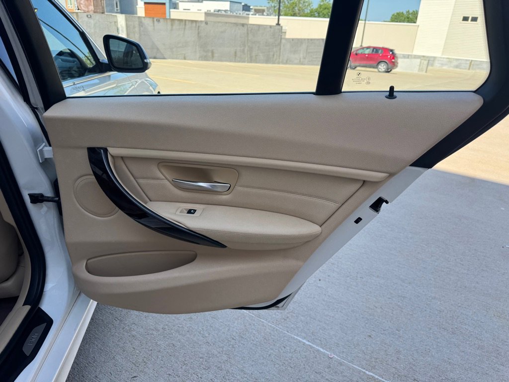 Used 2015 BMW 328i xDrive Wagon image 25