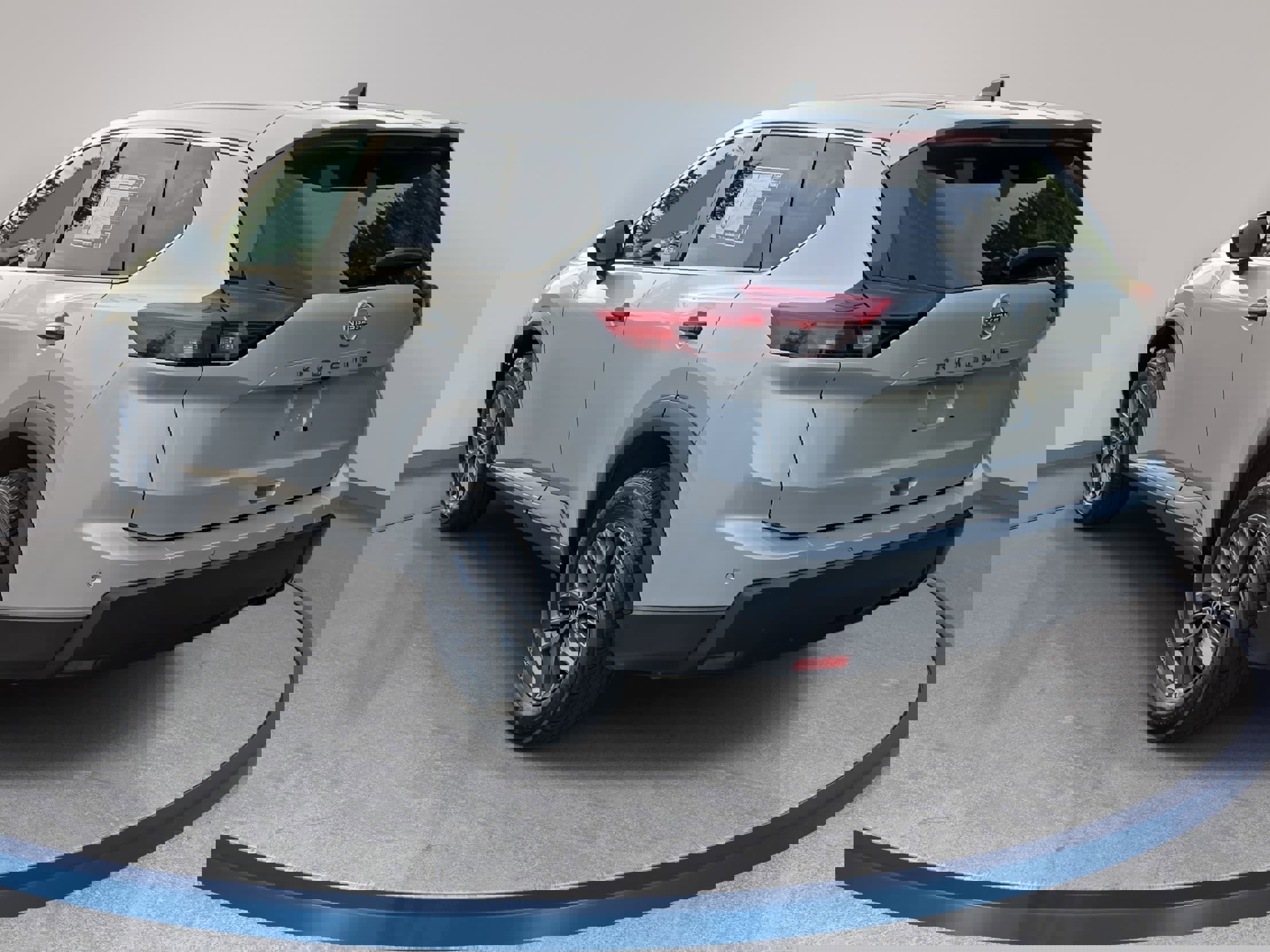 Used 2024 Nissan Rogue S image 7