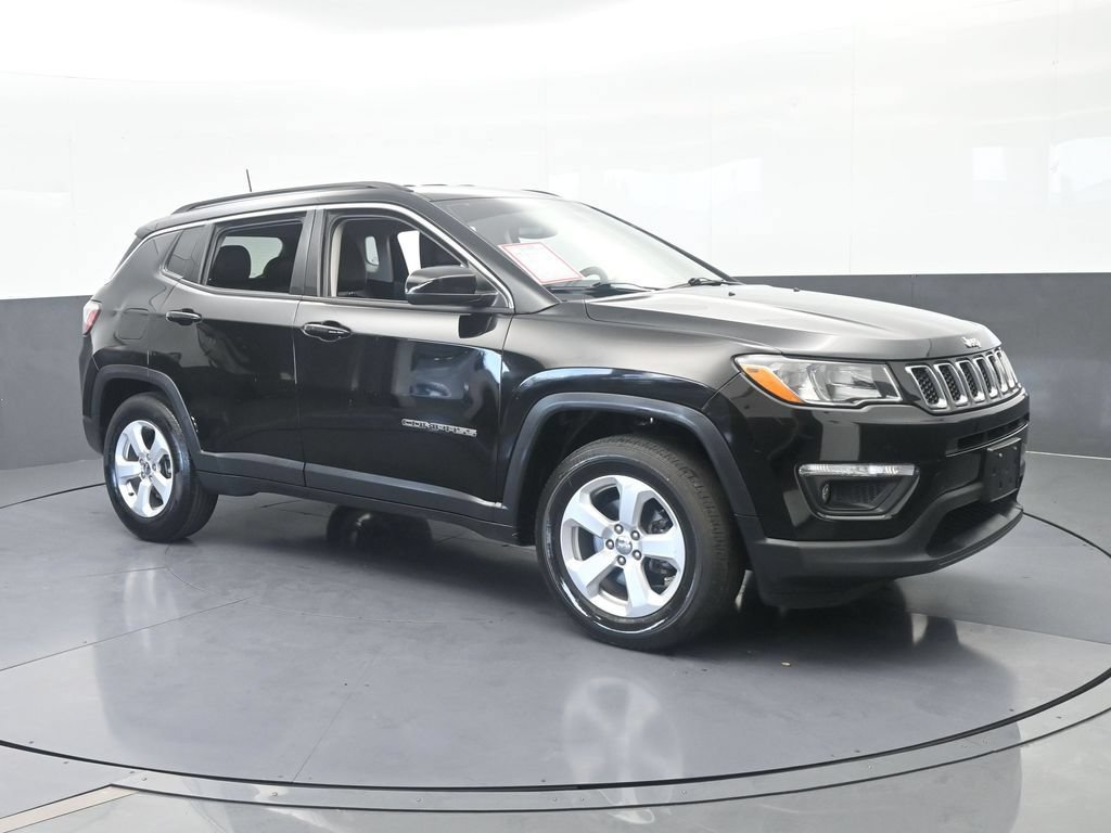 Used 2018 Jeep Compass Latitude w/ Popular Equipment Group AWD/4WD image 8