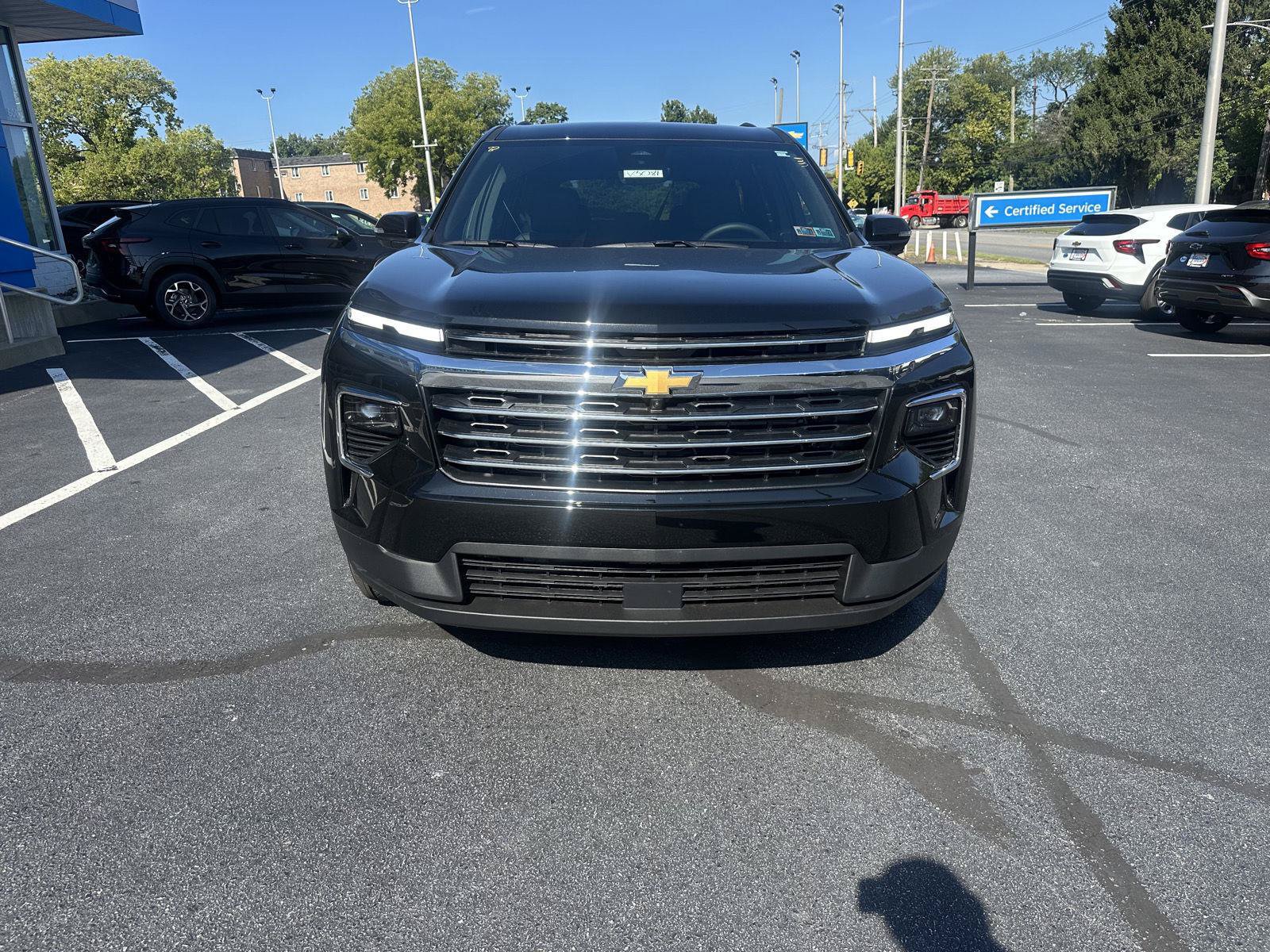 New 2027 Chevrolet Traverse LT w/ Driver Confidence Package AWD/4WD image 2