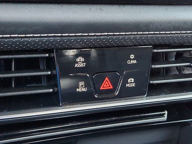 Used 2025 Volkswagen Atlas SE FWD image 18