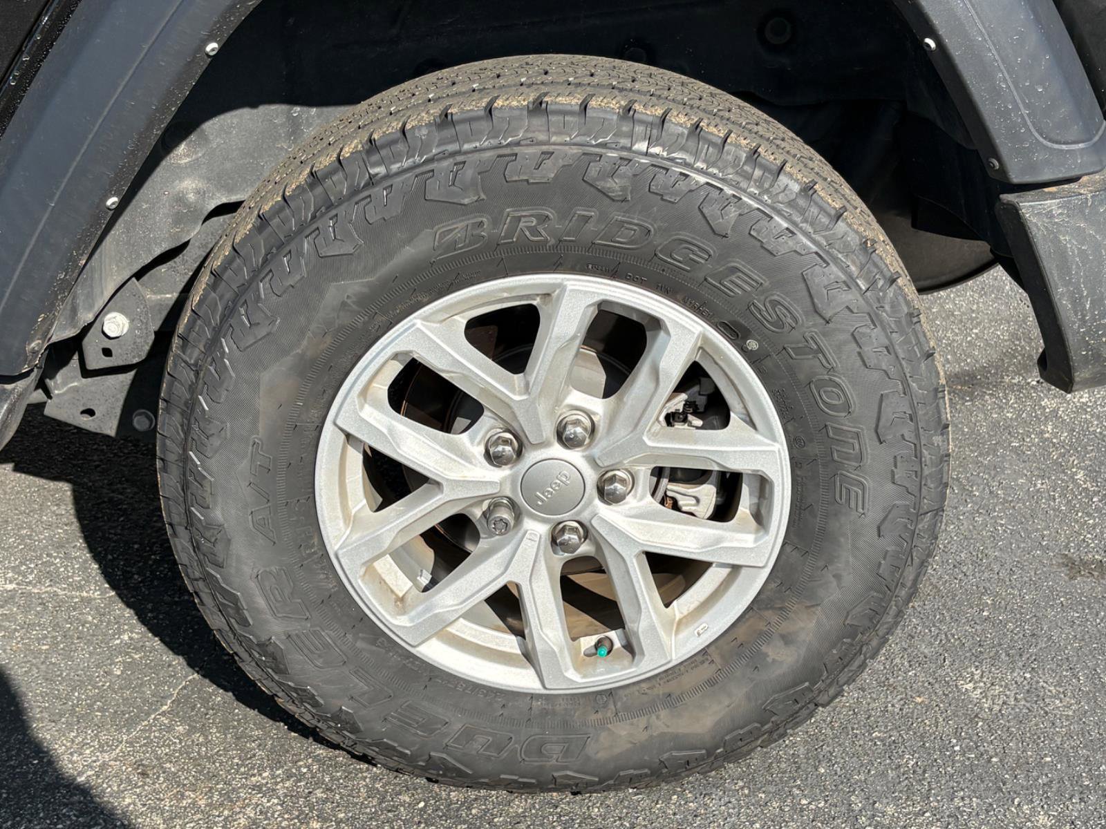 Used 2023 Jeep Wrangler Sport S image 14