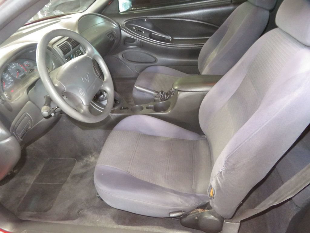 Used 2004 Ford Mustang Coupe RWD image 16
