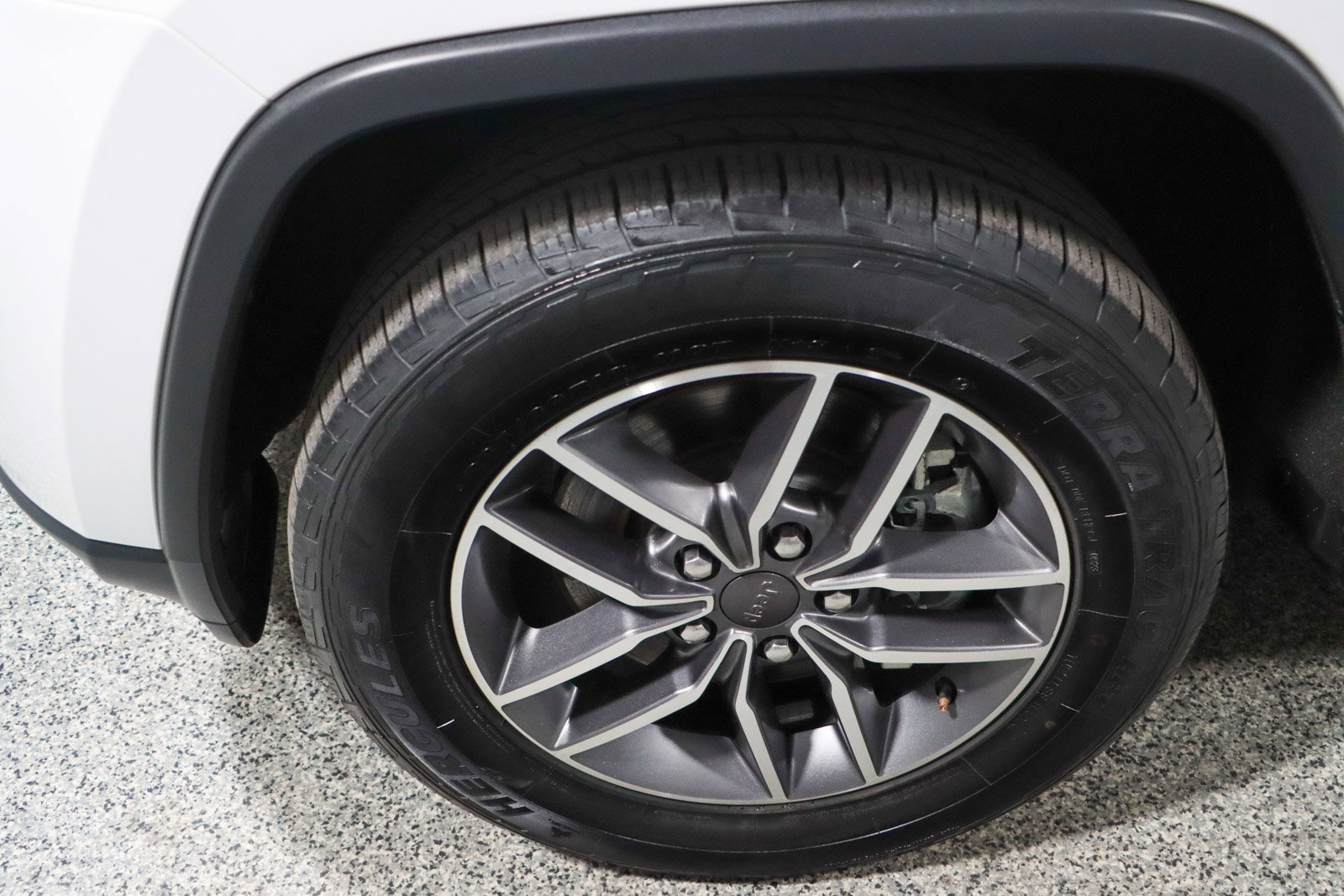 Used 2022 Jeep Grand Cherokee Limited image 11