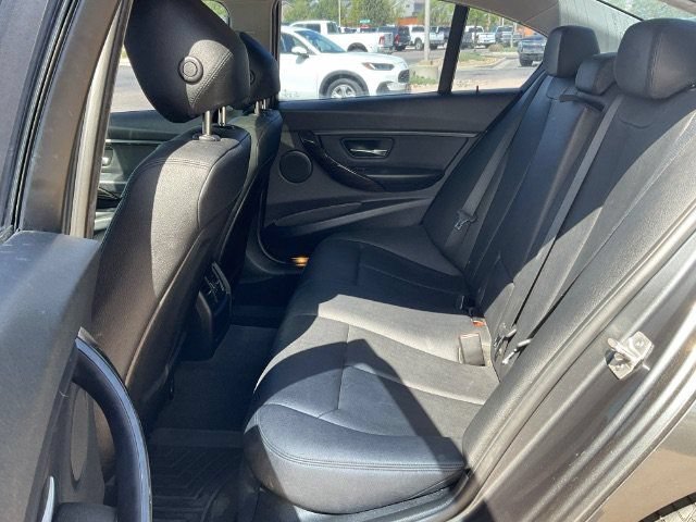 Used 2015 BMW 320i Sedan RWD image 12