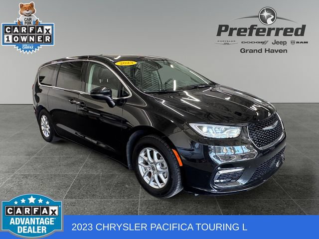 Used 2023 Chrysler Pacifica Touring-L
