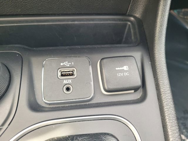 Used 2020 Jeep Cherokee Latitude Plus image 25