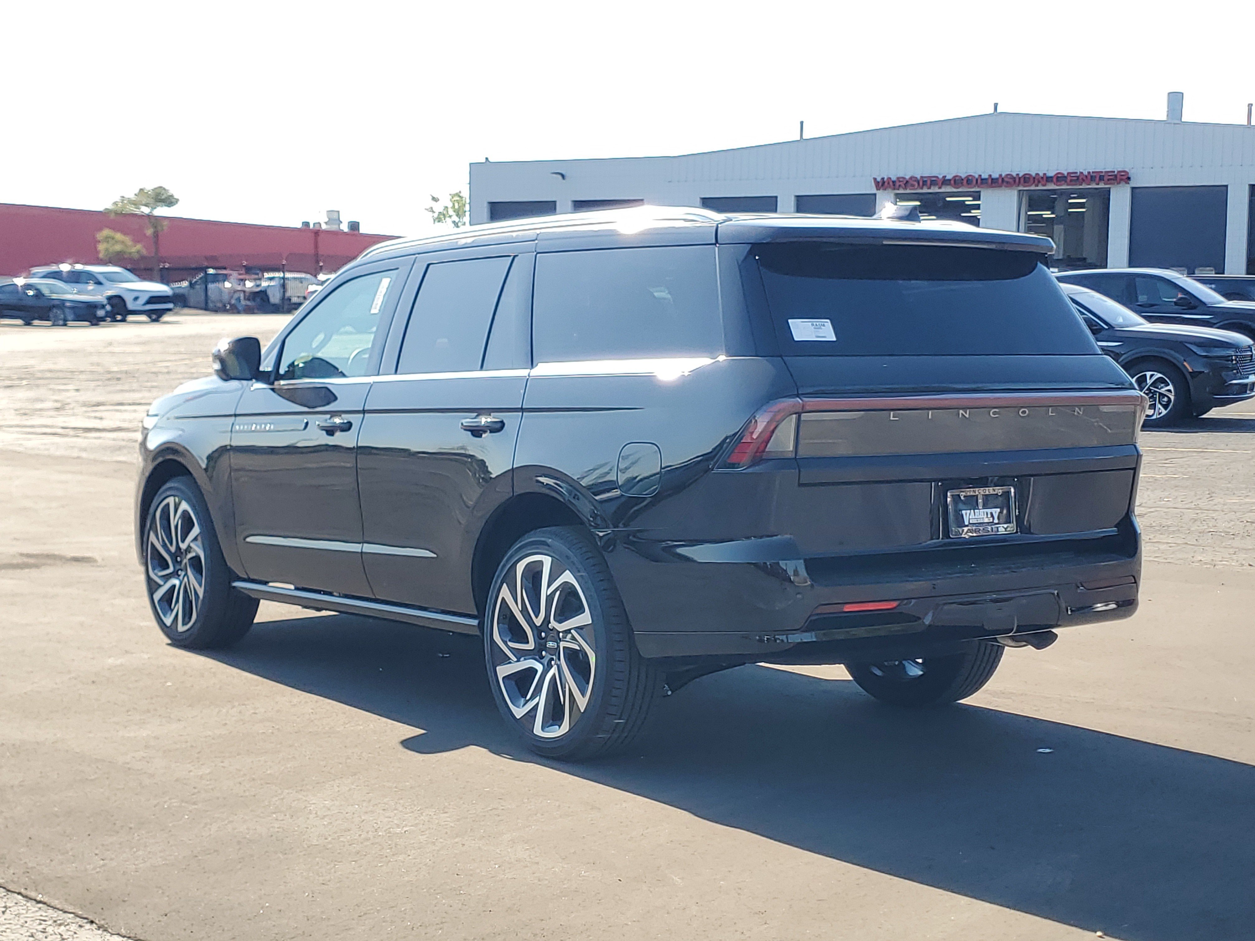 New 2027 Lincoln Navigator Black Label AWD/4WD image 3
