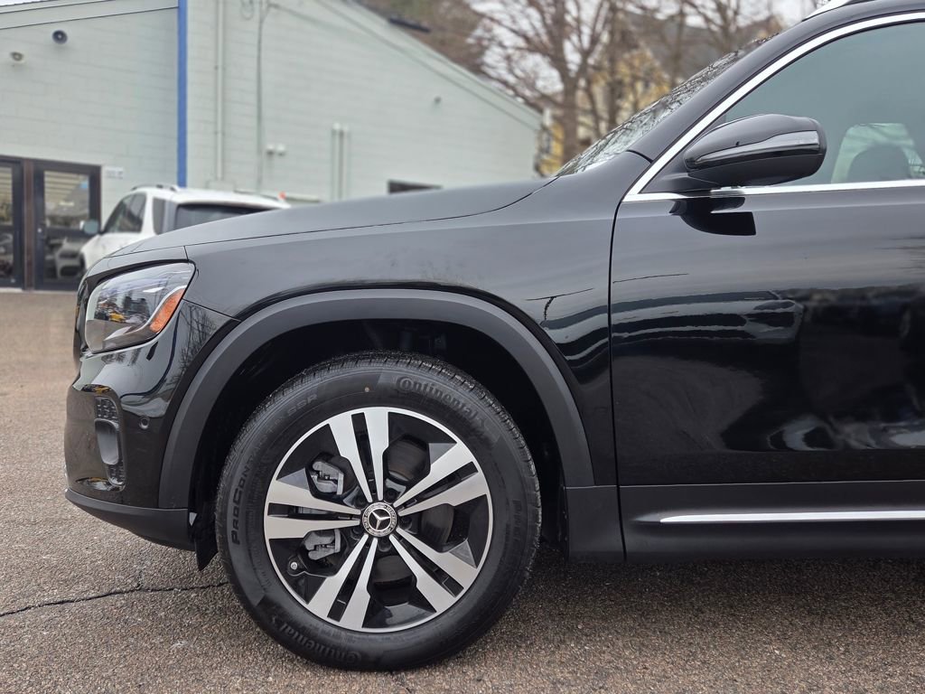 Used 2025 Mercedes-Benz GLB 250 4MATIC image 10