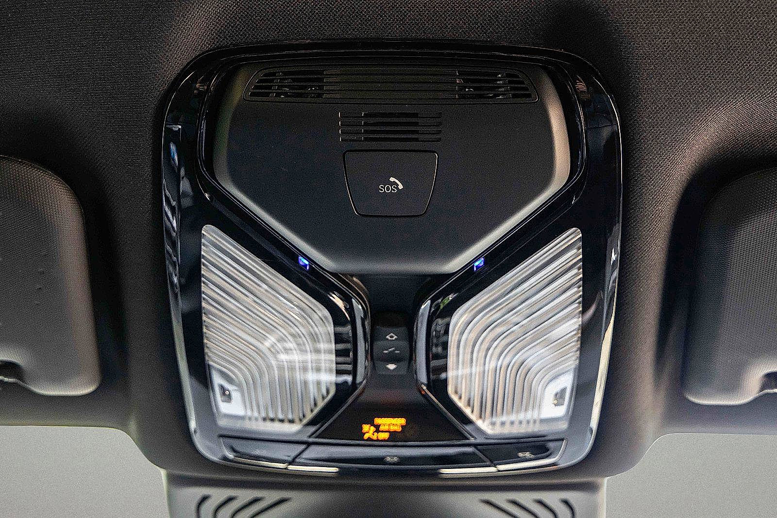 Used 2024 BMW X4 xDrive30i w/ Parking Assistance Package image 18