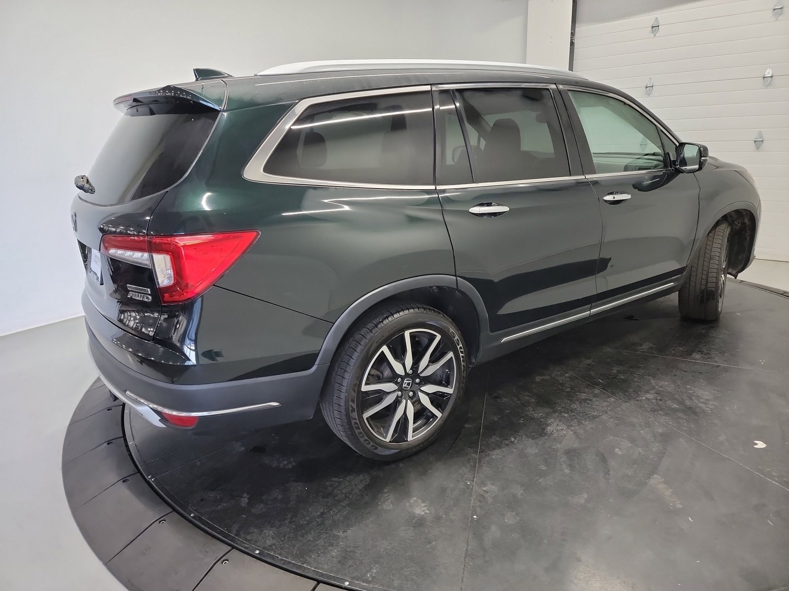 Used 2019 Honda Pilot Touring image 9