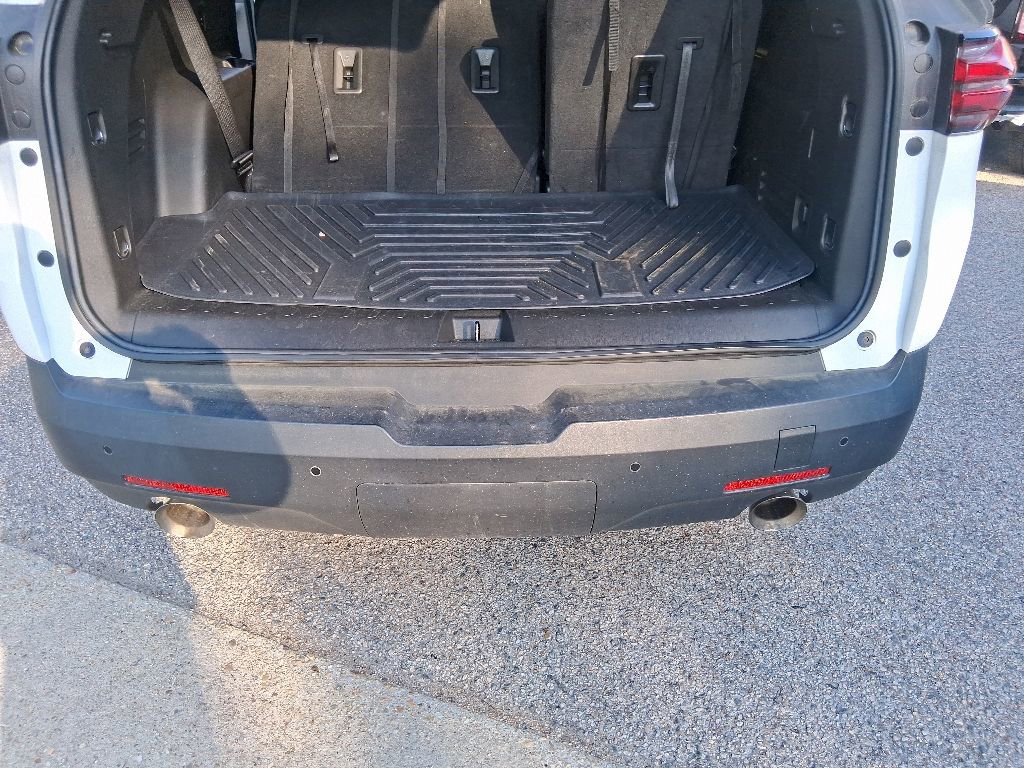Used 2022 Chevrolet Traverse LT FWD image 17