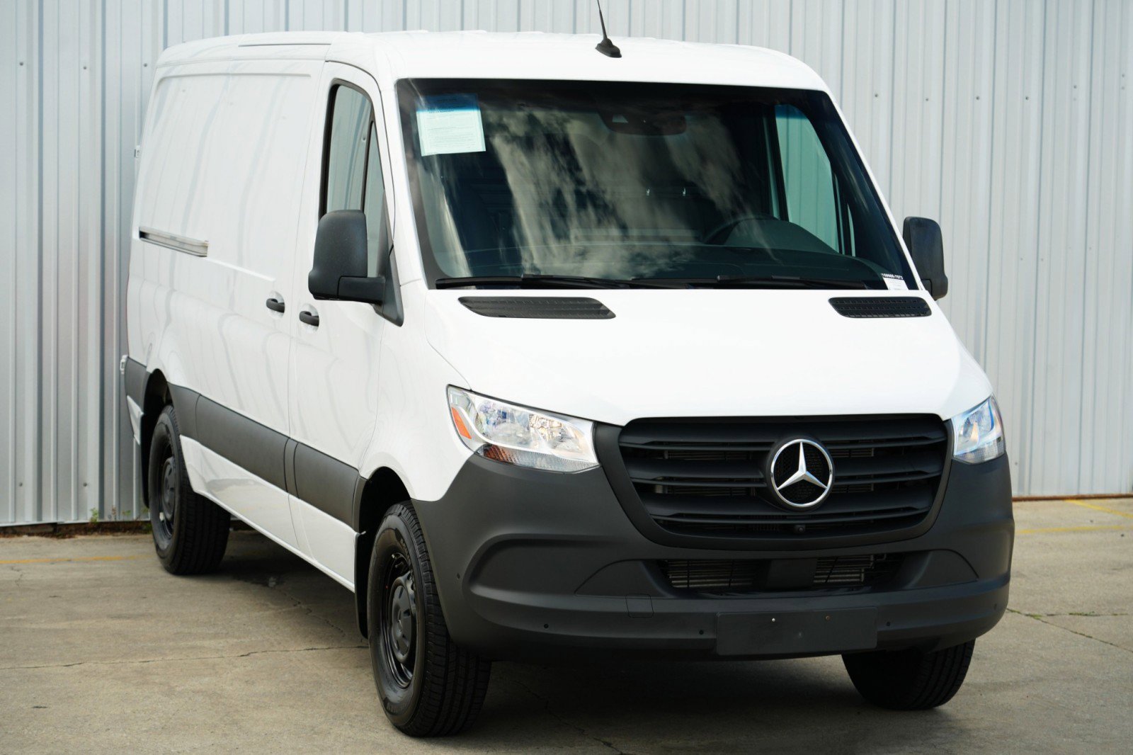 Used 2023 Mercedes-Benz Sprinter 1500 image 44