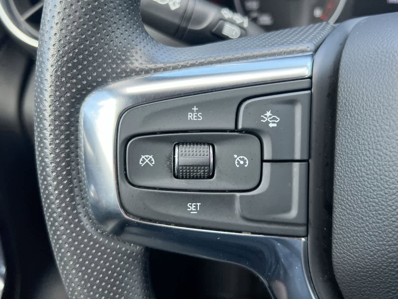 Used 2025 Chevrolet Blazer LT FWD image 23