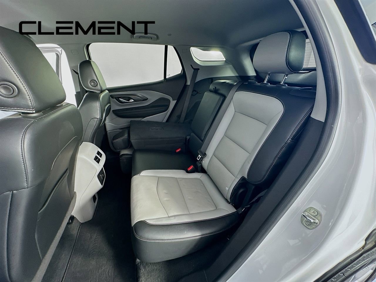 Used 2023 GMC Terrain SLT FWD image 31