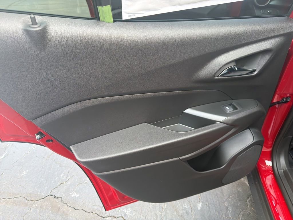 New 2026 Chevrolet Trax RS w/ Sunroof Package image 9