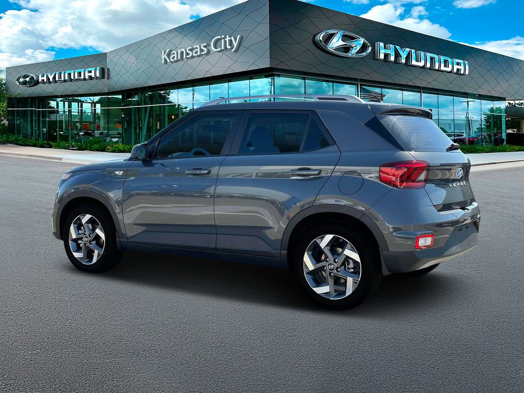 New 2025 Hyundai Venue SEL FWD image 4