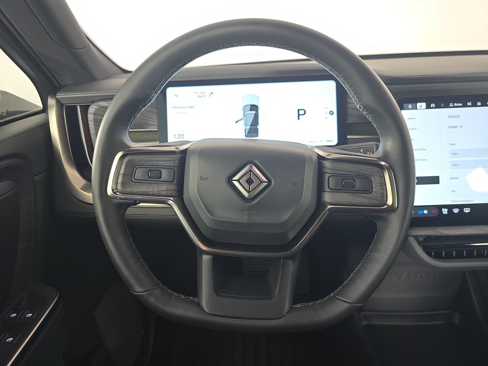 Used 2025 Rivian R1S Adventure AWD/4WD image 26