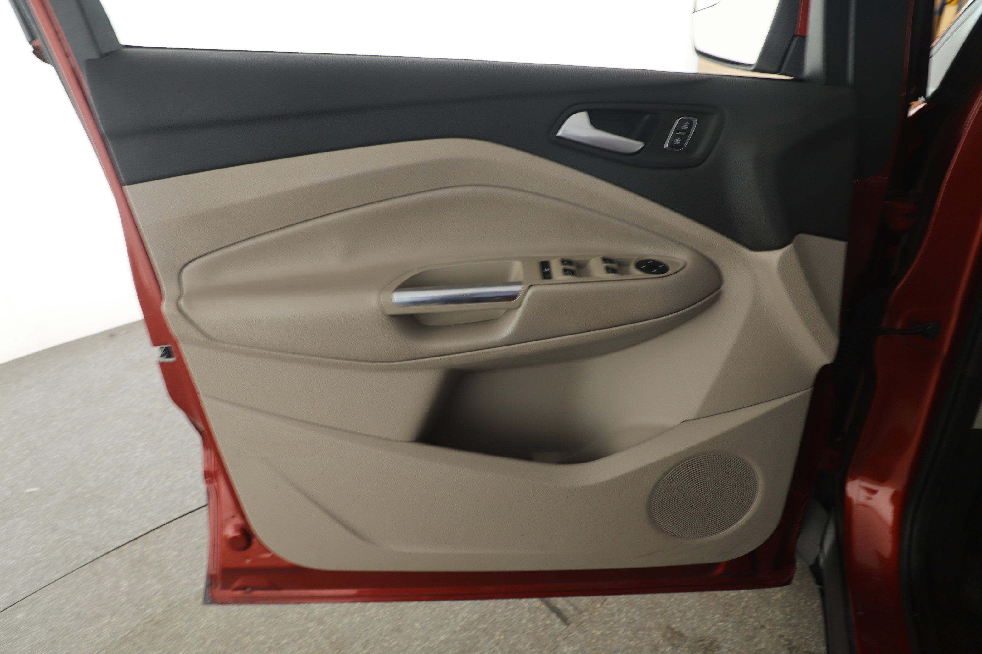 Used 2019 Ford Escape SE image 8