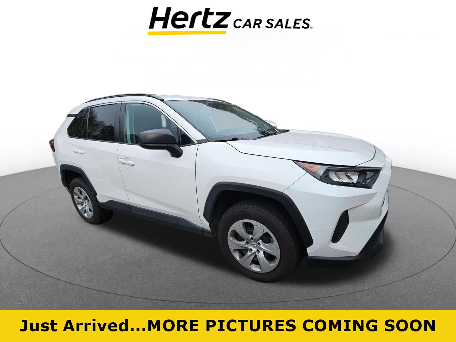Used 2021 Toyota RAV4 LE image 1