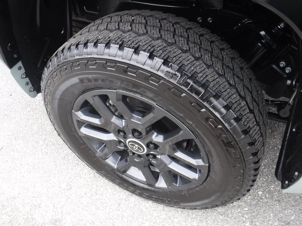 Used 2024 Toyota Tundra Platinum image 4