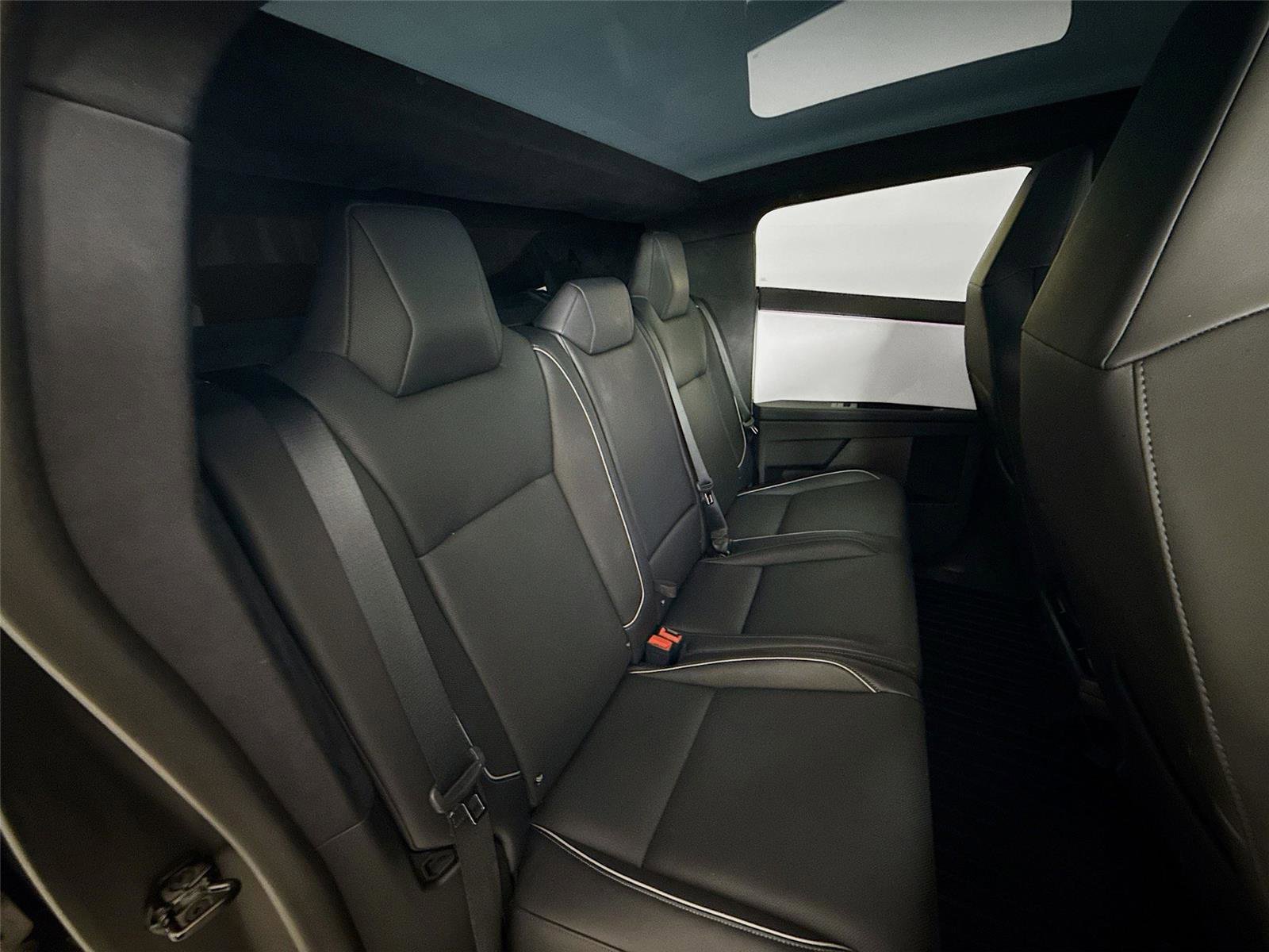 Used 2024 Tesla Cybertruck AWD Crew Cab image 16