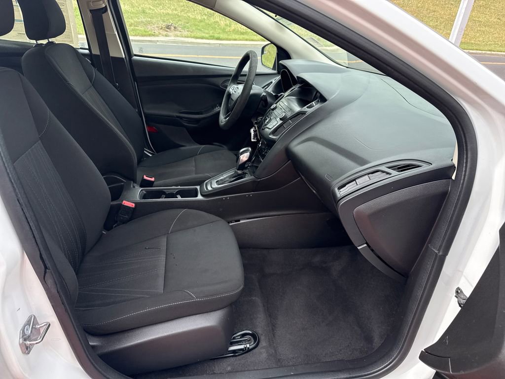 Certified 2018 Ford Focus S FWD image 27