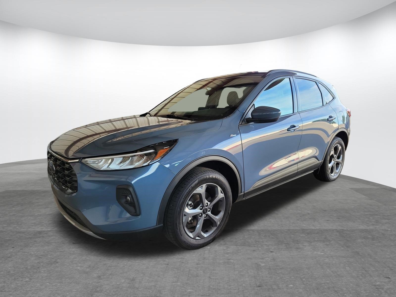 Used 2025 Ford Escape ST-Line Select AWD/4WD image 3