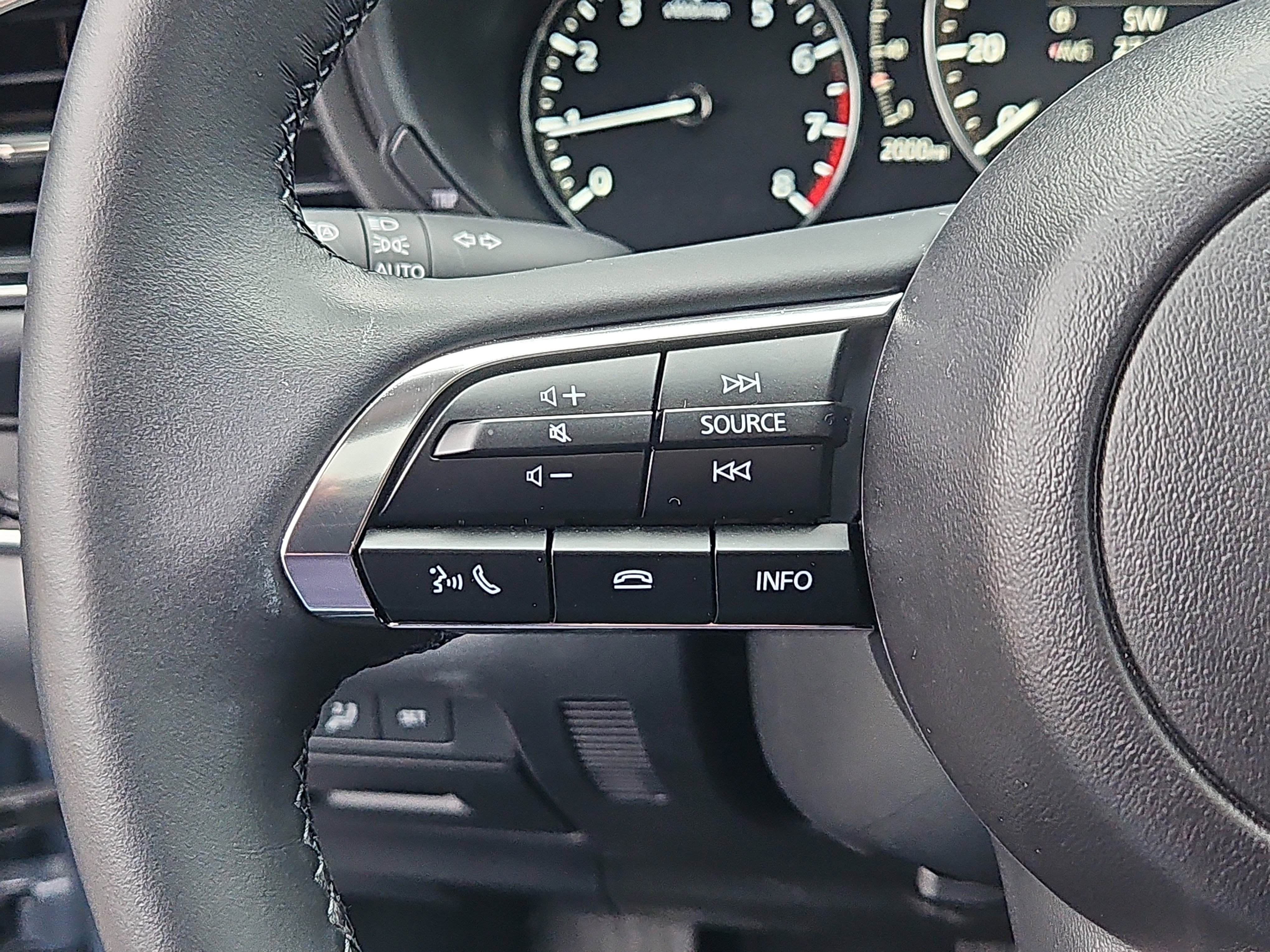 Certified 2025 MAZDA CX-30 AWD 2.5 S w/ Preferred Package image 16