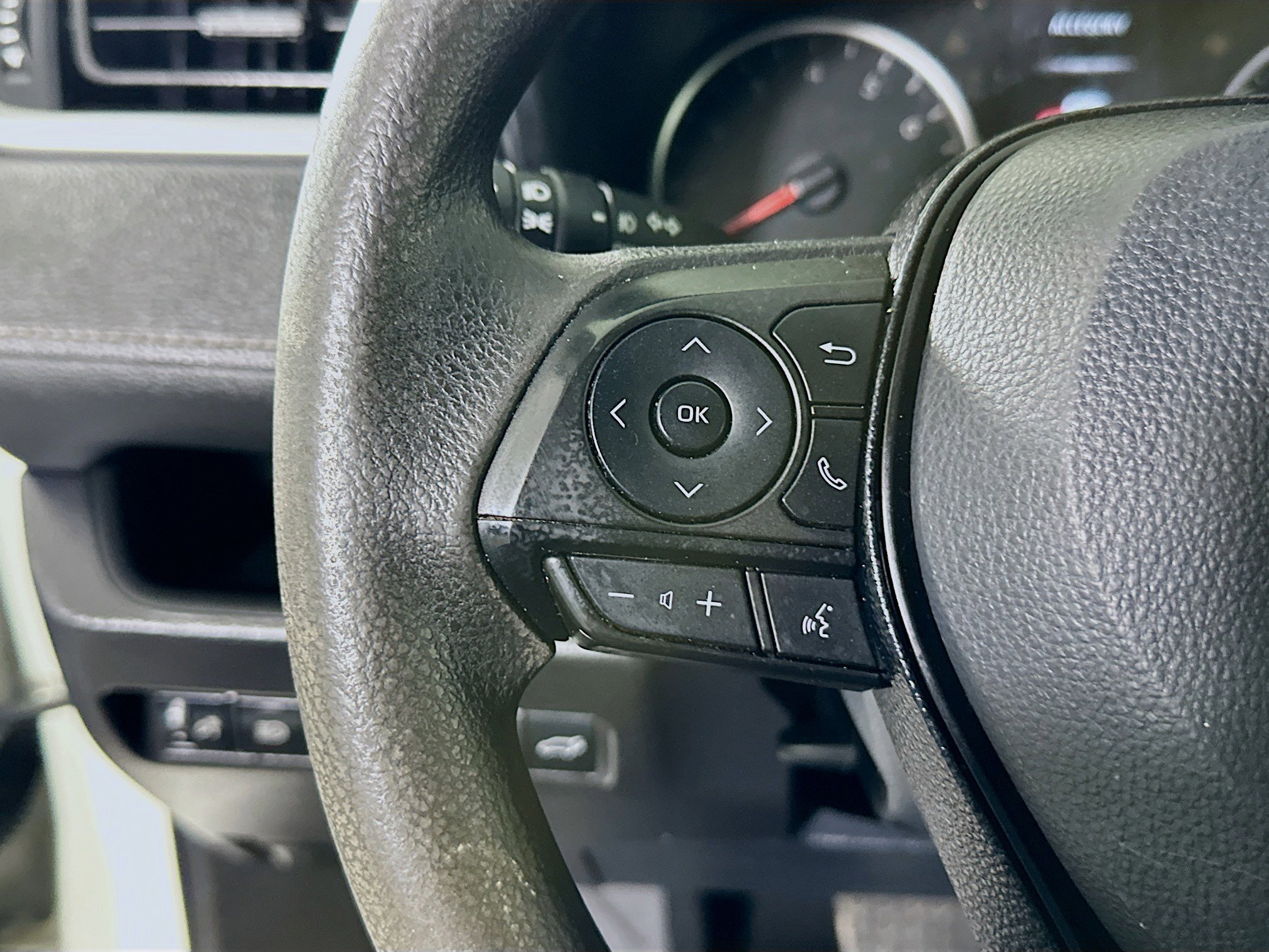 Used 2021 Toyota RAV4 XLE image 16