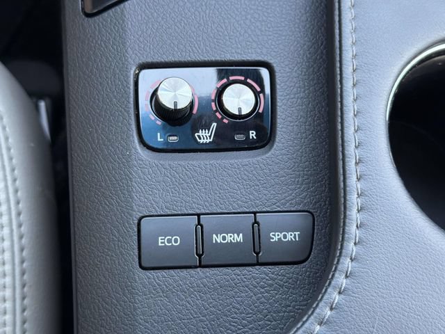 Used 2018 Toyota Avalon XLE Premium FWD image 29