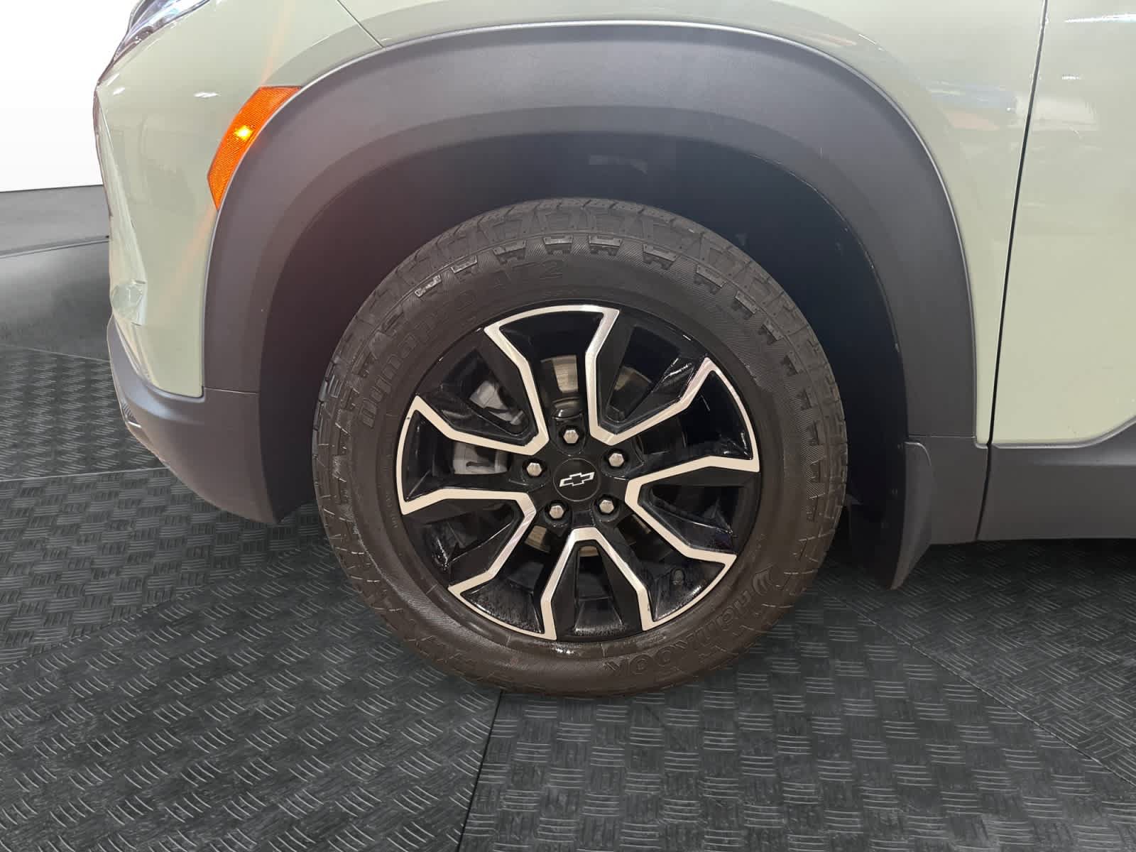 Used 2025 Chevrolet TrailBlazer ACTIV w/ Convenience Package FWD image 15