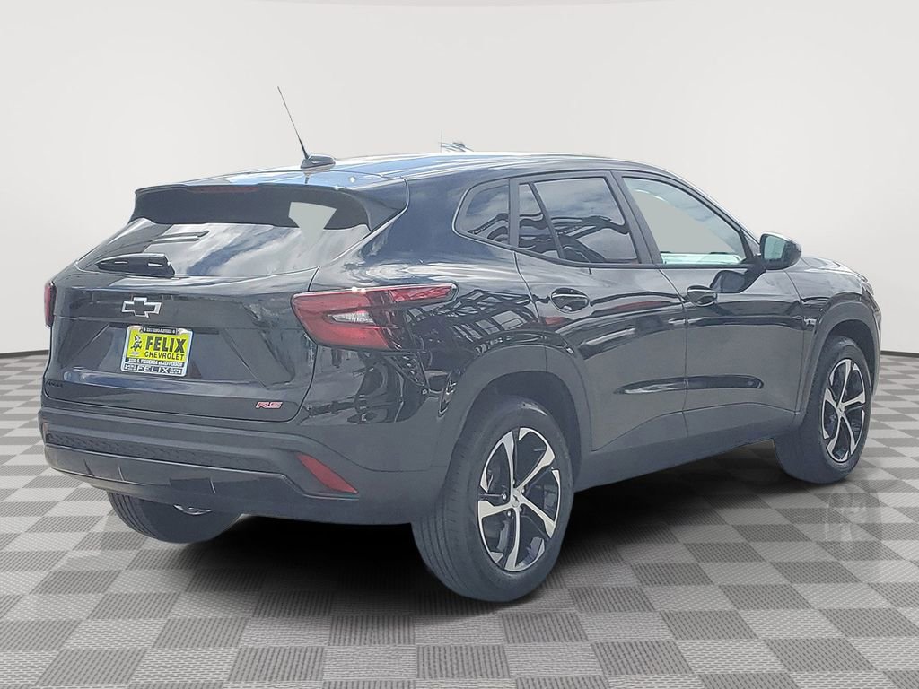 New 2026 Chevrolet Trax RS w/ Sunroof Package FWD image 4