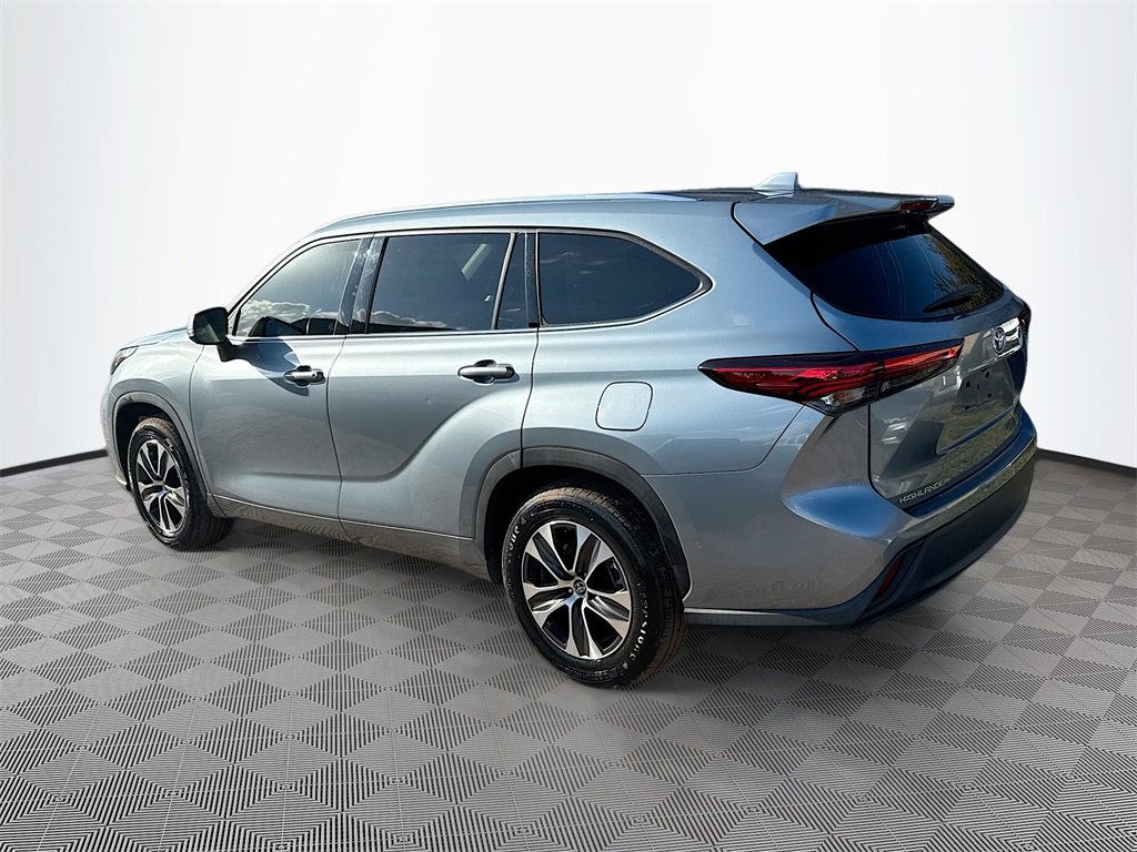 Used 2020 Toyota Highlander XLE image 8