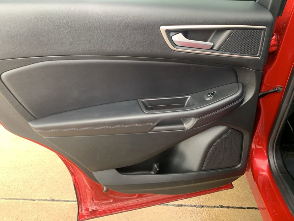 Used 2023 Ford Edge SEL image 13