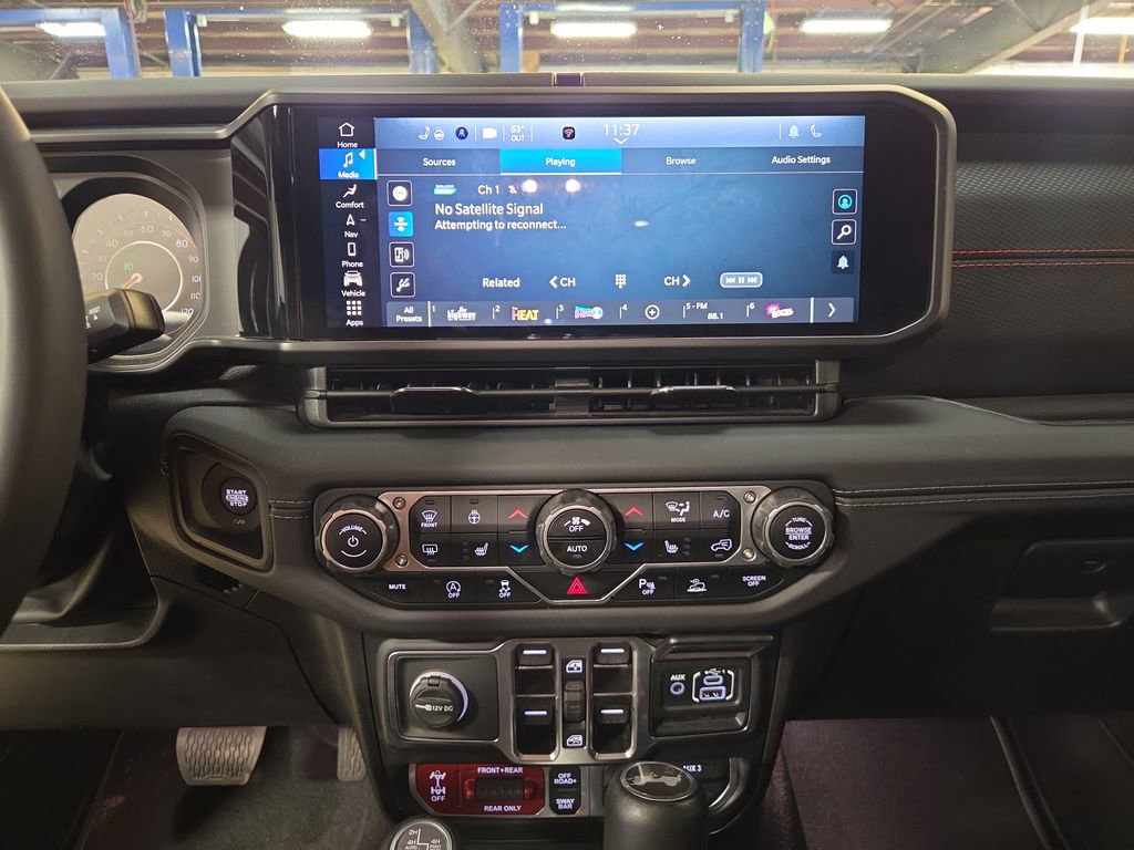 Used 2024 Jeep Wrangler Unlimited Rubicon image 16