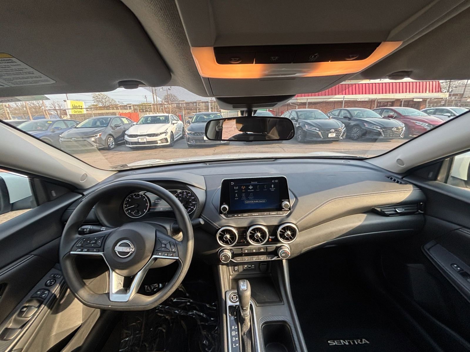Used 2024 Nissan Sentra SV FWD image 33