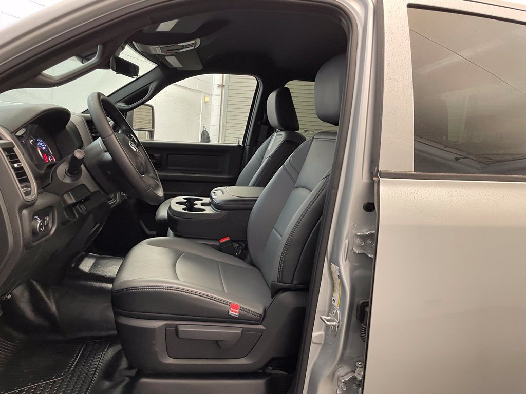 New 2026 RAM 3500 Tradesman AWD/4WD image 16