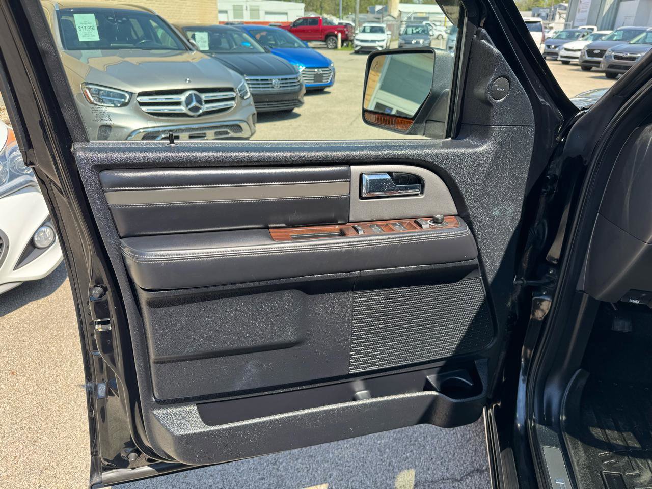 Used 2016 Ford Expedition Platinum image 11