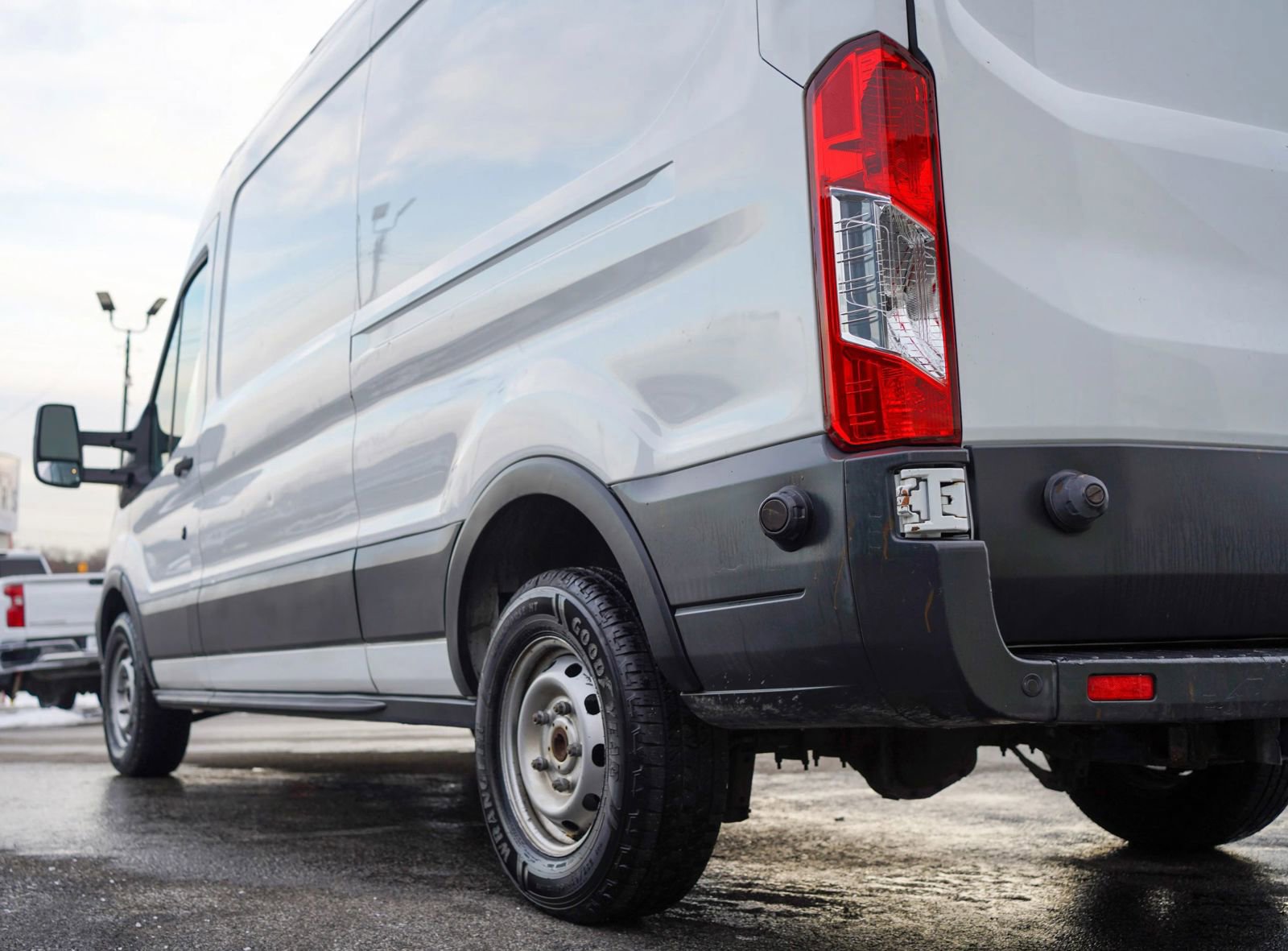 Used 2018 Ford Transit 350 148 Medium Roof image 22